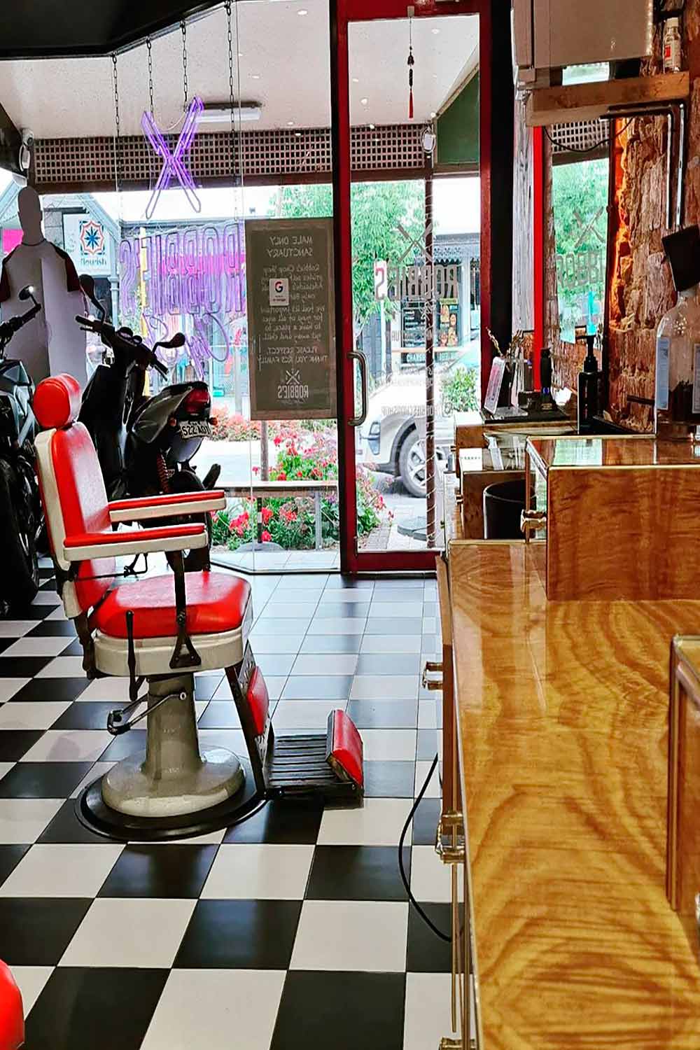 Robbie’s Chop Shop 4