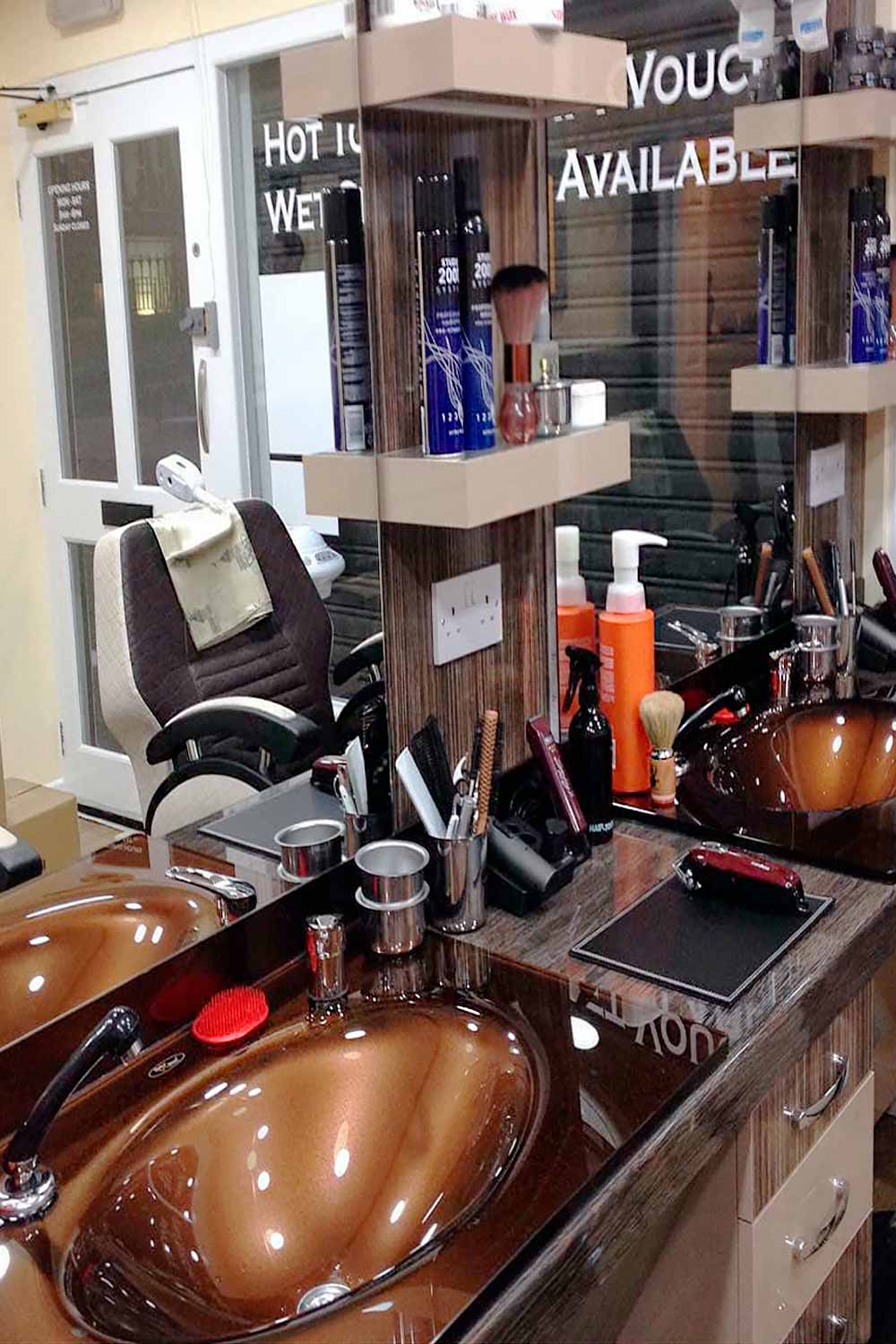 Leo's Barber 3