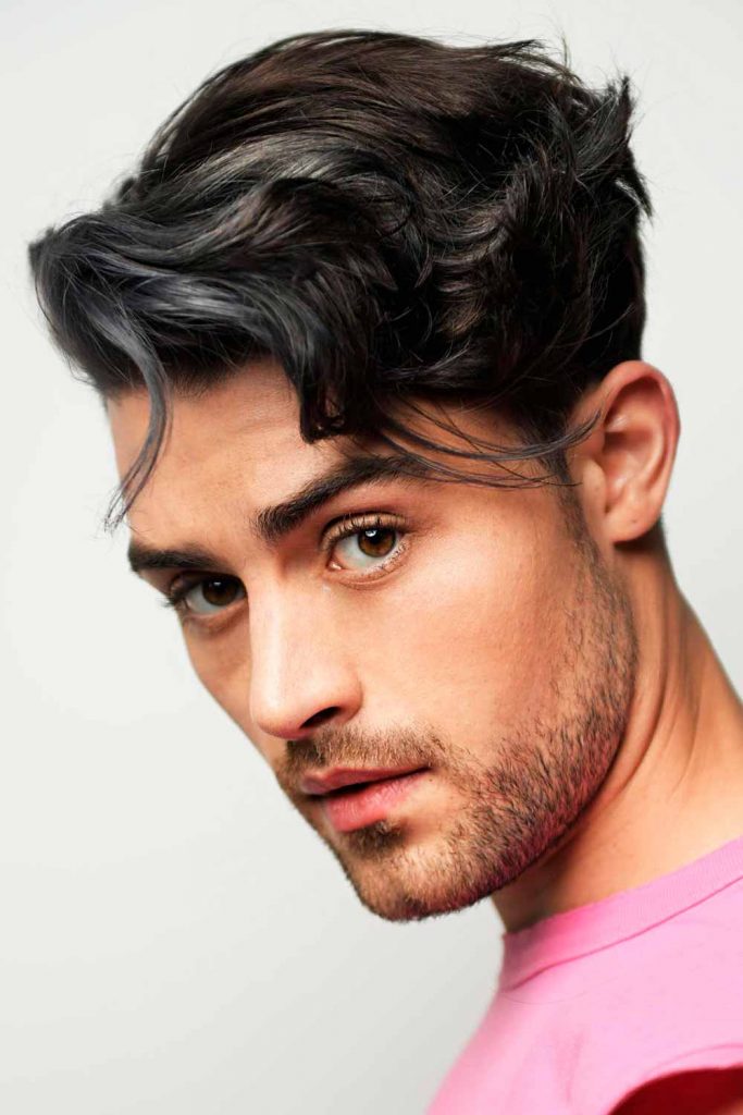 Layered Side Swept Fringe Can Hide Your Big Forehead #bigforeheadhairstyles #bigforeheadhairstylesformen