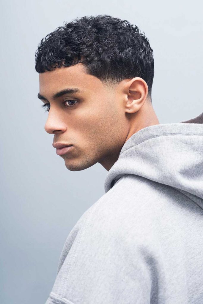 Low Taper Fade #shortcurlyhaircuts #shortcurlyhairstyles #shortcurlyhair men #shortcurlyhair