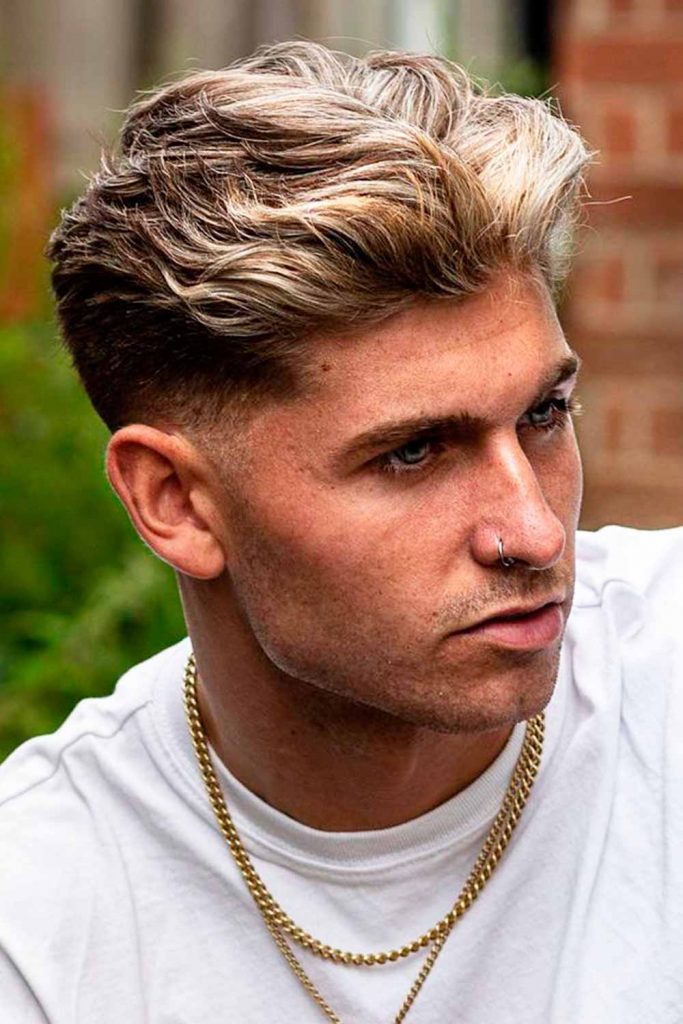 Short Messy Hair Men With Soft Parting #shorthaircutsformen #mensshorthaircuts #shorthairmen